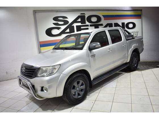 TOYOTA HILUX 2.7 SRV 4X4 CD 16V FLEX 4P AUTOMÁTICO TOYOTA HILUX 2.7 SRV 4X4 CD 16V FLEX 4P AUTOMÁTICO